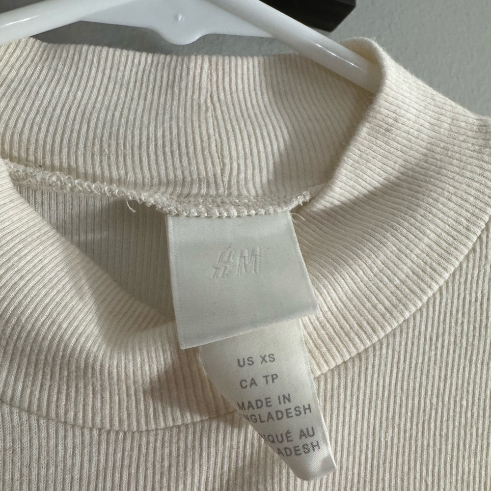 H&M Off-White Ribbed Top - Picture 2 of 2